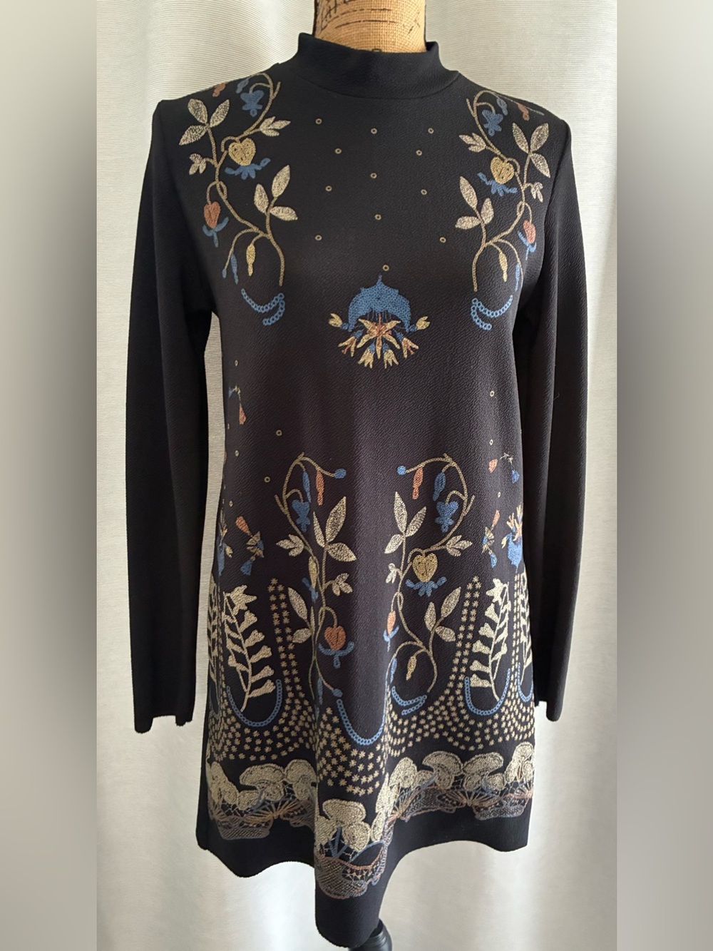 Zara Black Long-Sleeve Tunic Dress with Blue and Gold Floral Motifs - Picture 7 of 7